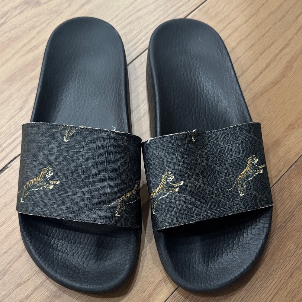 Gucci Black Slide Sandals with Tiger Print